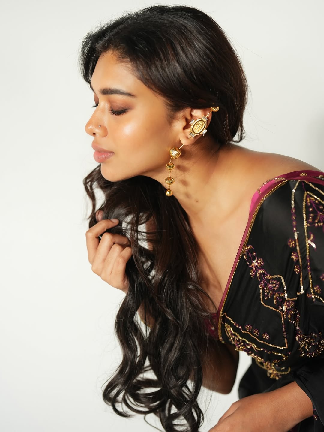 Dushara Vijayan Shines in Photoshoot