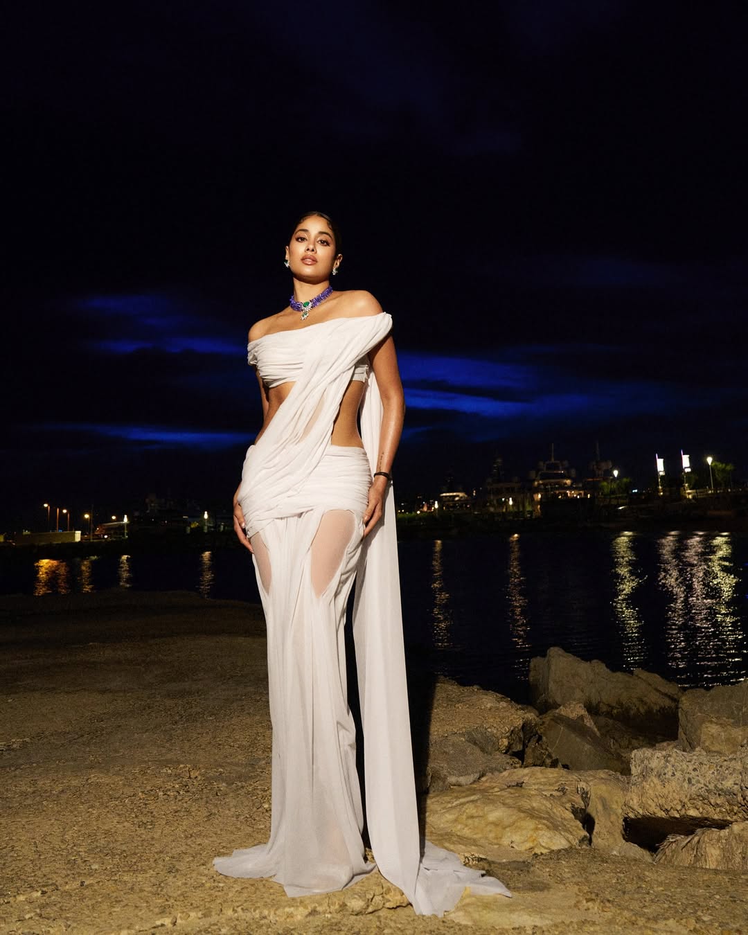Janhvi Kapoor Drops Her Elegant New Photos