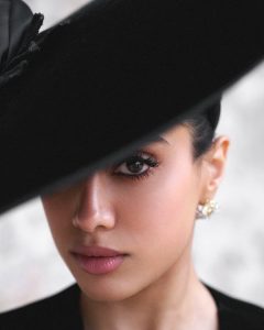 Janhvi Kapoor Drops Her Elegant New Photos