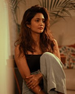 Keerthi Pandiyan Grabs Fans Attention with her Stunning Latest Photos