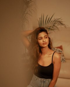 Keerthi Pandiyan Grabs Fans Attention with her Stunning Latest Photos