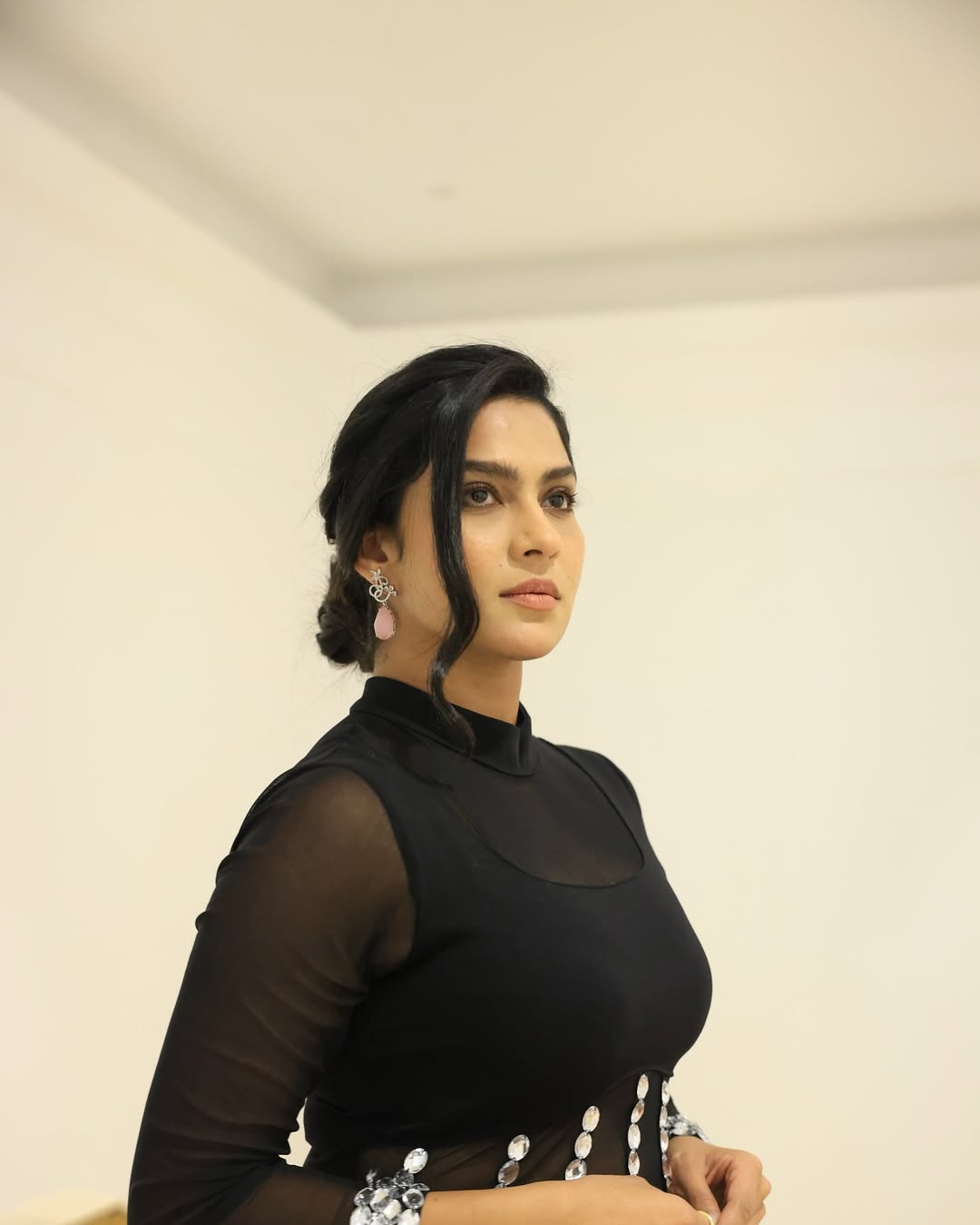 Swasika Stunning Reel and Real Looks Go Viral