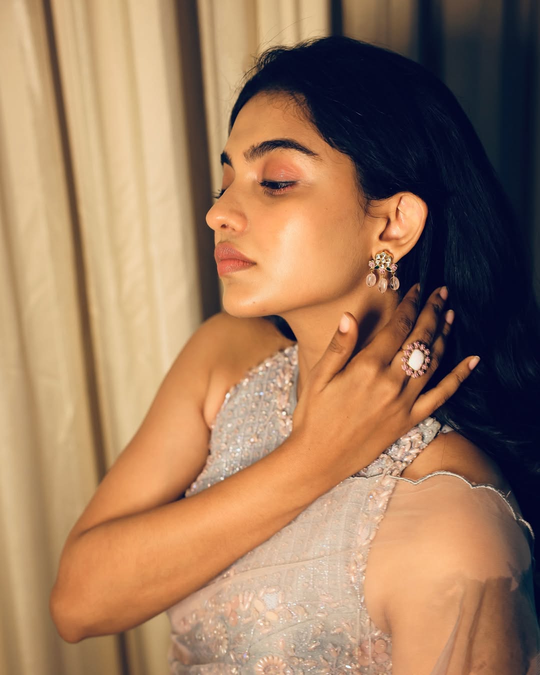 Mamitha Baiju looks absolutely stunning