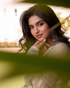 Mamitha Baiju looks absolutely stunning