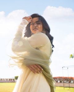 Mamitha Baiju looks absolutely stunning