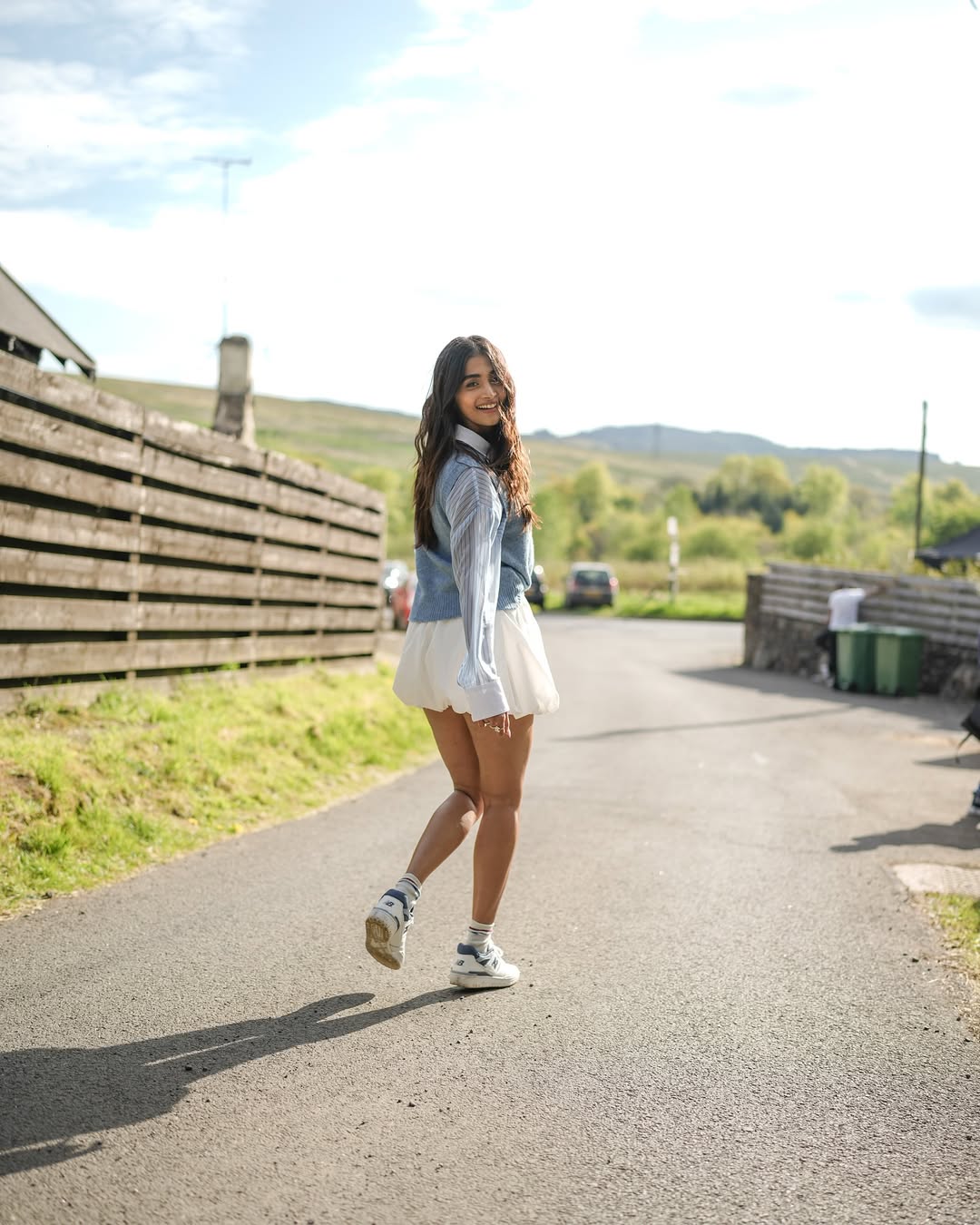 Jana Nayagan and Retro Actress Pooja Hegde Stuns in her Recent viral Photos