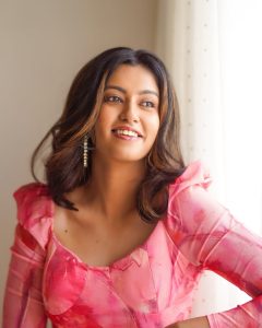 Roshni Haripriyan Grabs Netizens Attention with her Latest Photos