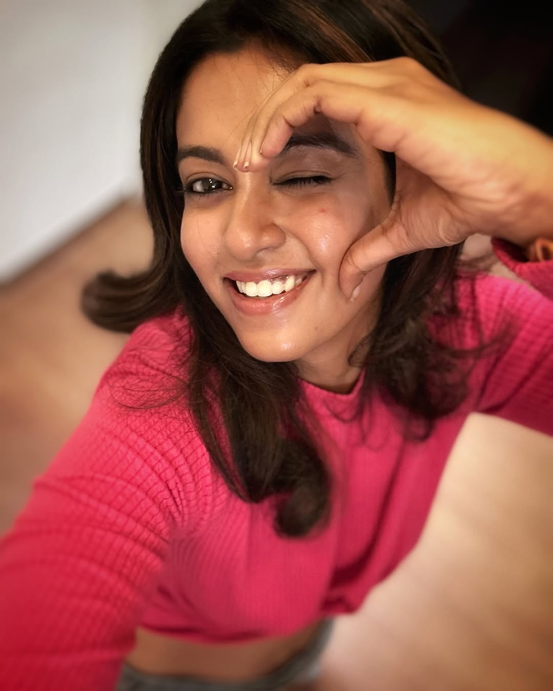 Roshni Haripriyan Grabs Netizens Attention with her Latest Photos