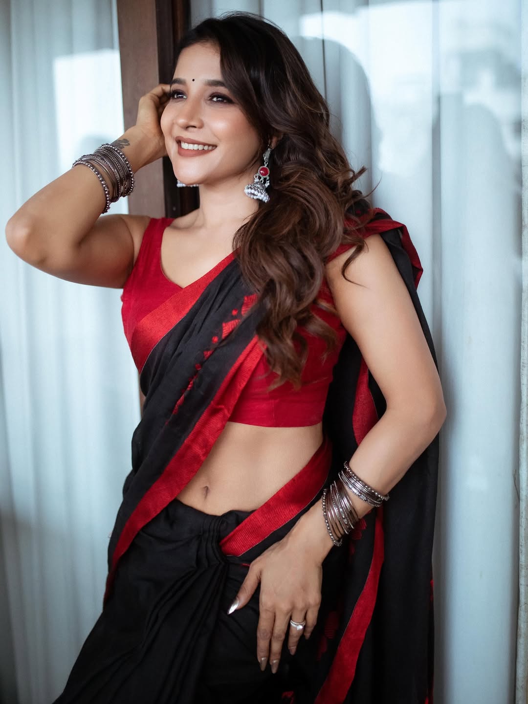 Sakshi Agarwal Stuns the Internet with Her Adorable Photos