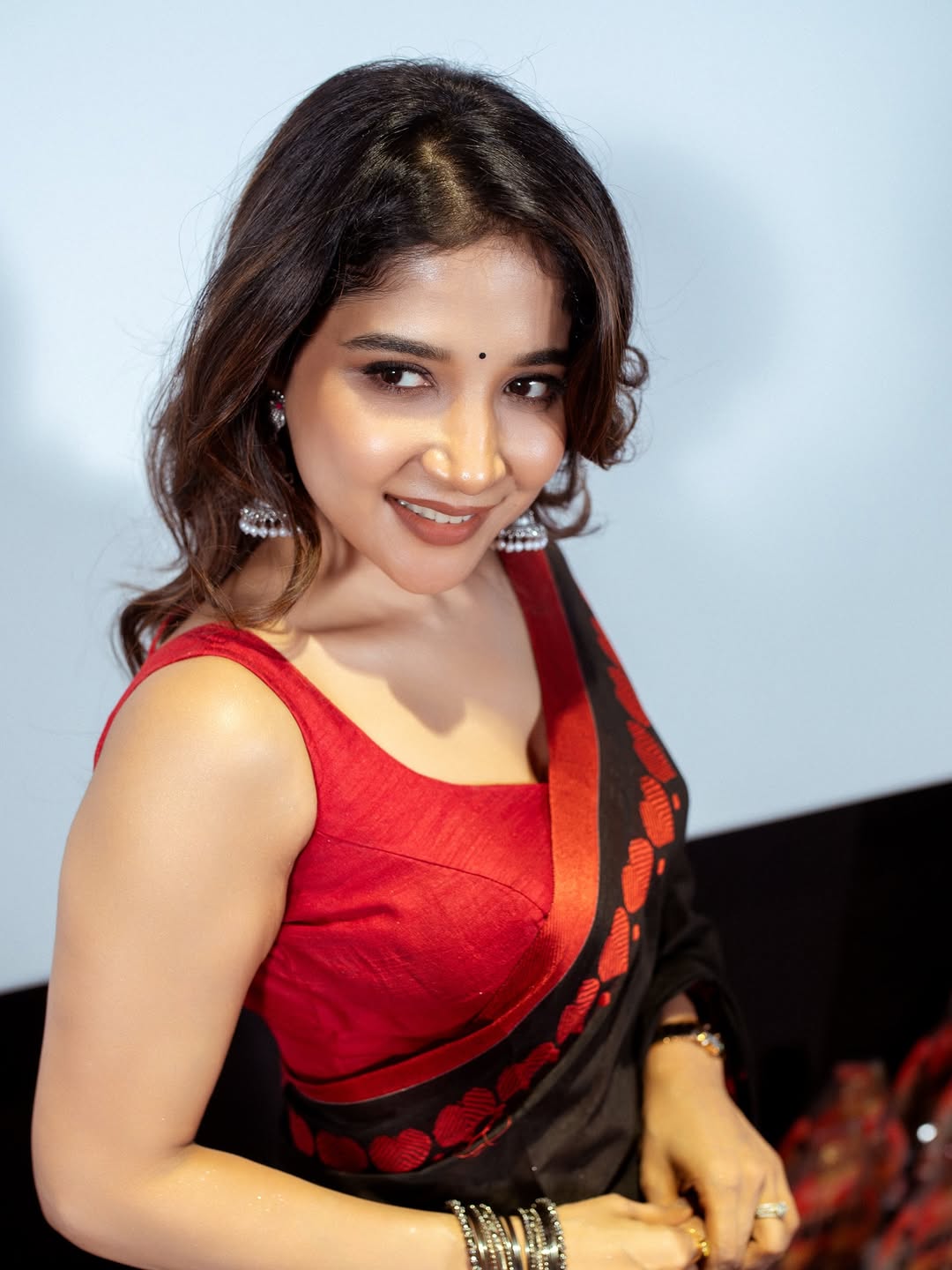 Sakshi Agarwal Stuns the Internet with Her Adorable Photos