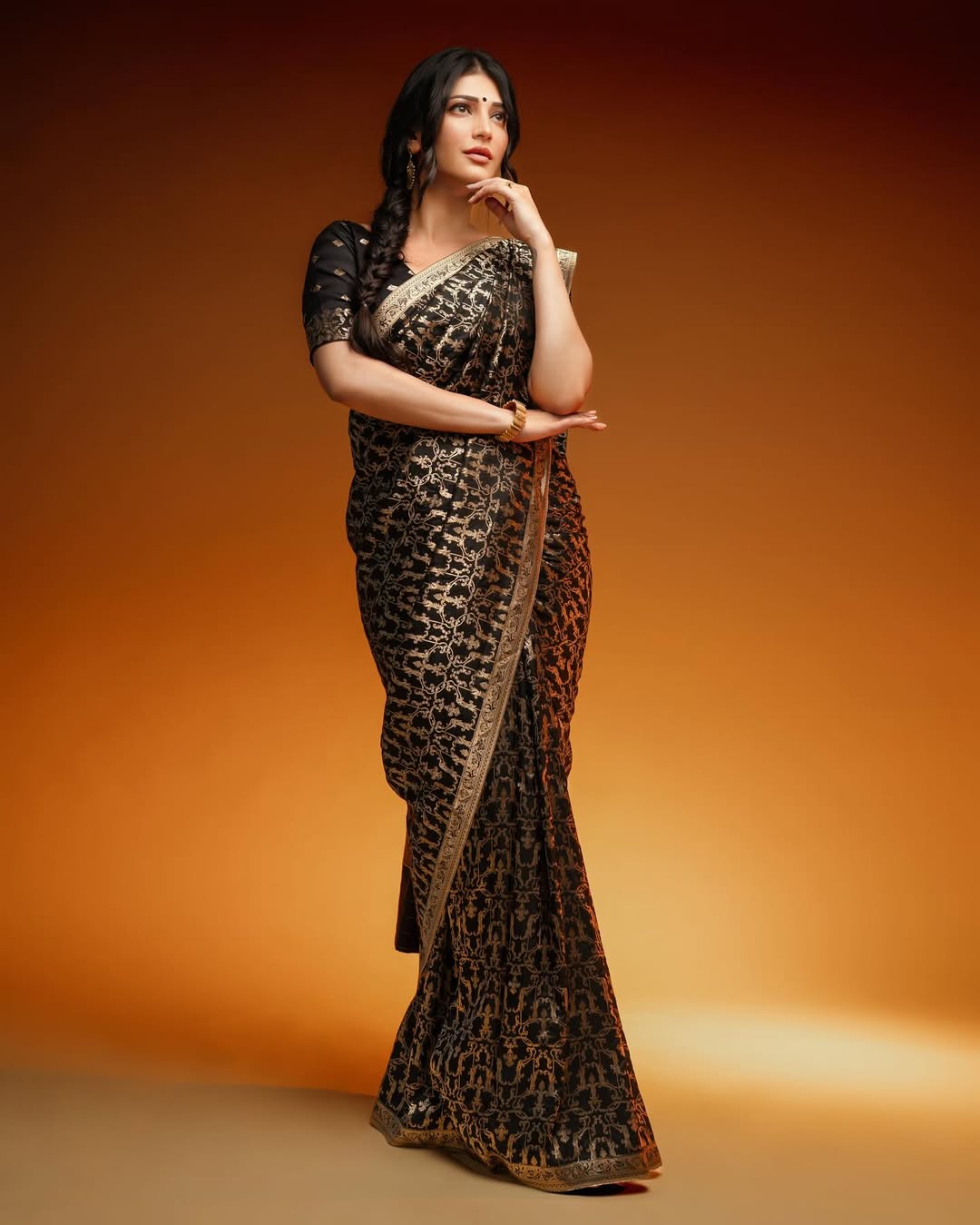 Shruti Haasan Trends Again with Her Latest Stunning Photos