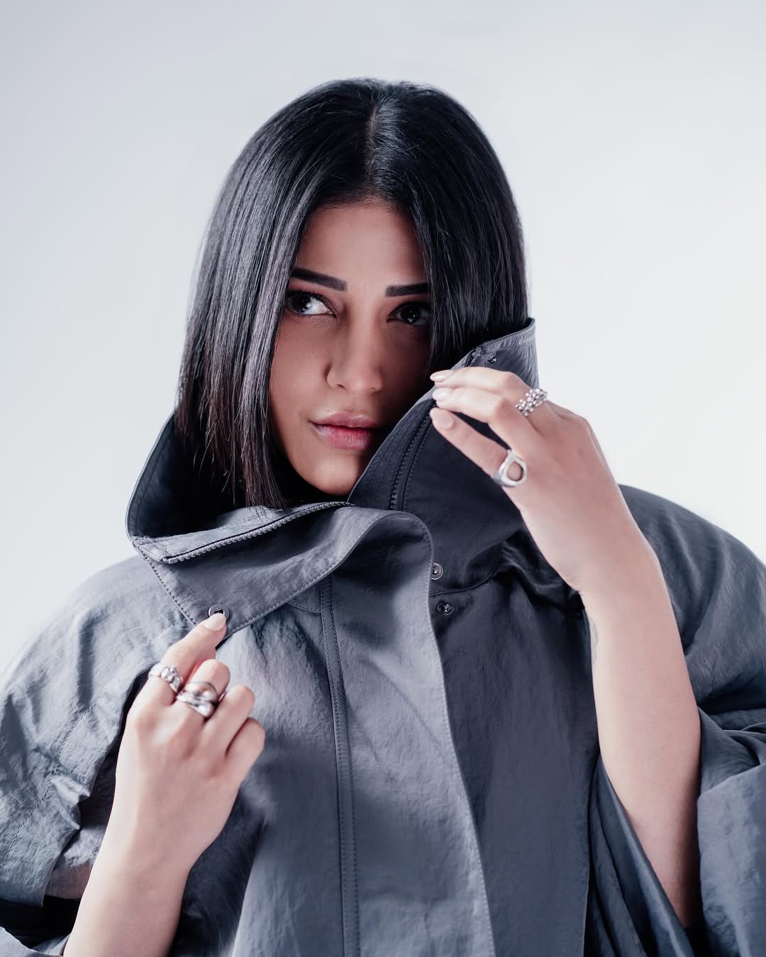 Shruti Haasan Trends Again with Her Latest Stunning Photos