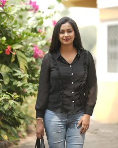 Swathi Konde Shines Online with Stunning New Photos