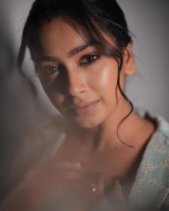 Swathi Konde Shines Online with Stunning New Photos