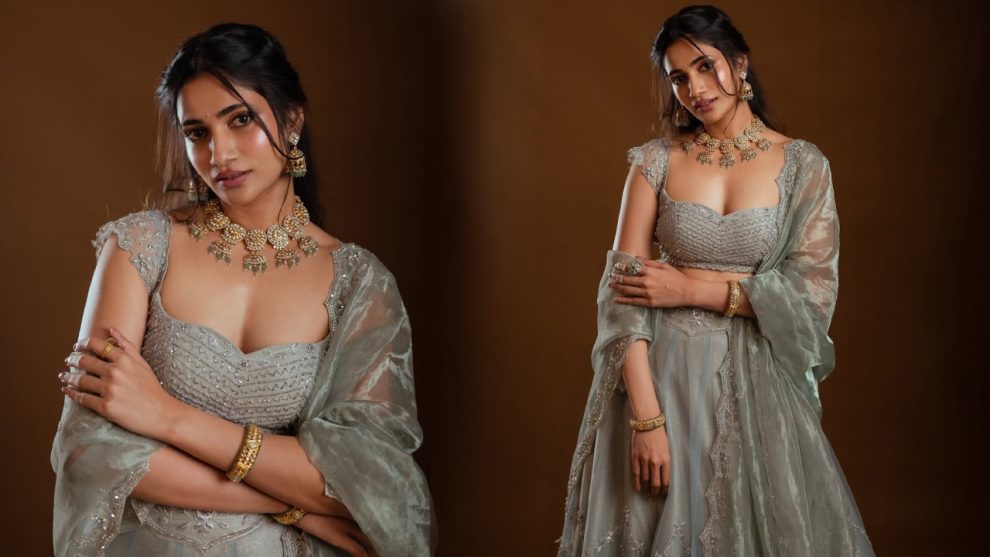 Losliya Looks Gorgeous in Lehenga Outfit