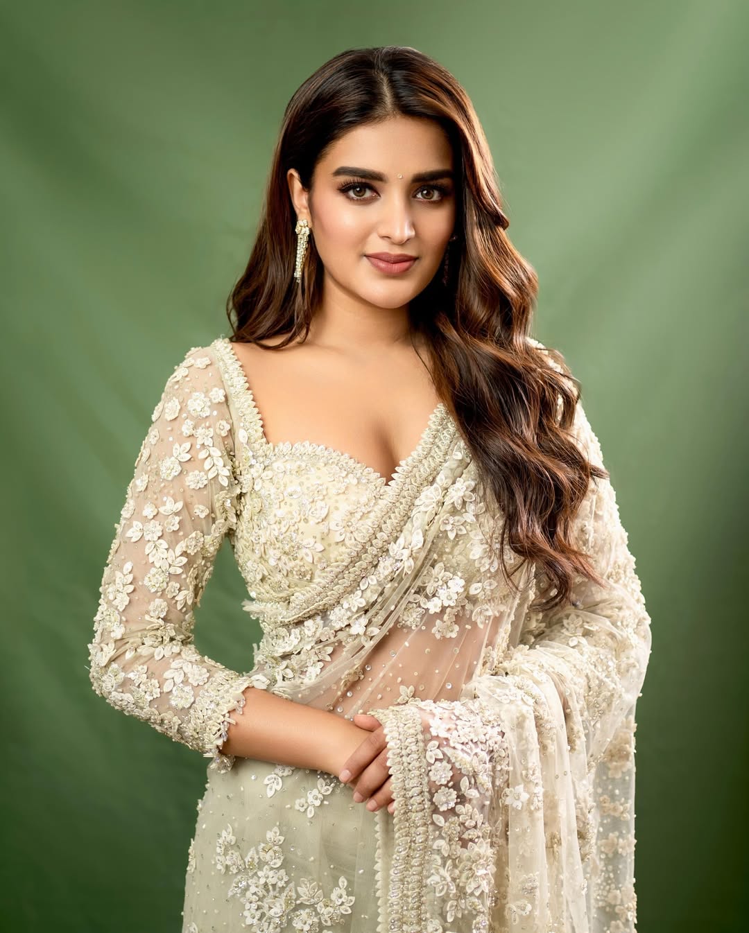 Nidhhi Agerwal looks Wow in her Stunning latest Viral Photos