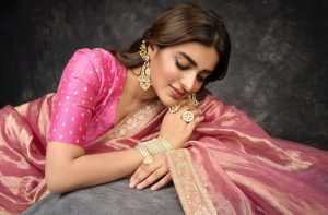 Nidhhi Agerwal looks Wow in her Stunning latest Viral Photos