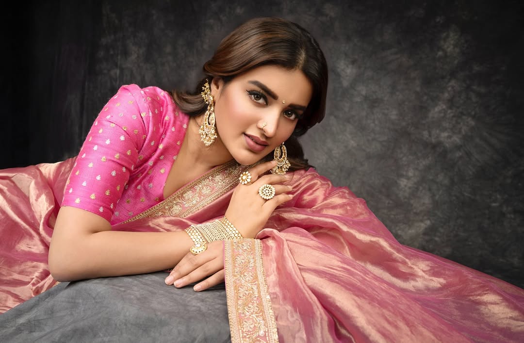 Nidhhi Agerwal looks Wow in her Stunning latest Viral Photos