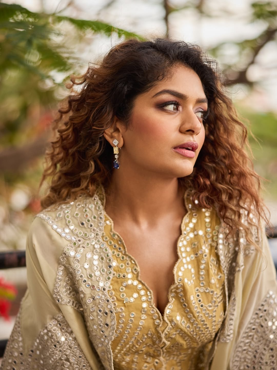 Aditi Shankar Stuns with Her Elegant & Cute Look