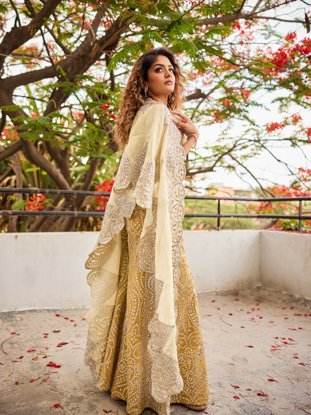 Aditi Shankar Stuns with Her Elegant & Cute Look