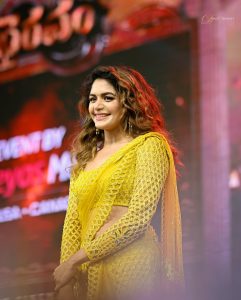 Aditi Shankar Stuns with Her Elegant & Cute Look