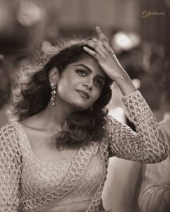 Aditi Shankar Stuns with Her Elegant & Cute Look
