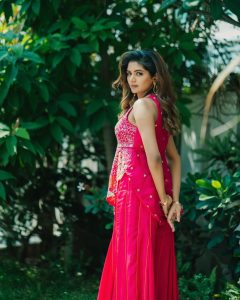 Aditi Shankar Stuns with Her Elegant & Cute Look