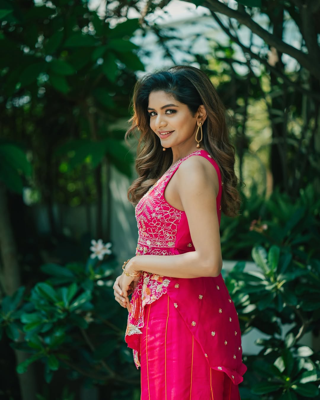 Aditi Shankar Stuns with Her Elegant & Cute Look