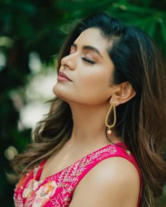 Aditi Shankar Stuns with Her Elegant & Cute Look
