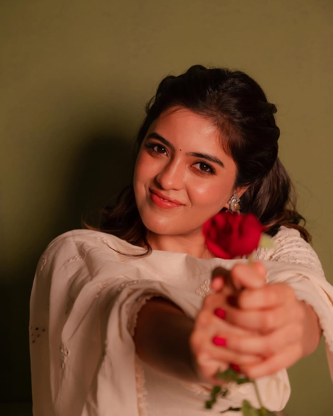 Amritha Aiyer Stuns Fans with Her Latest Viral Photos