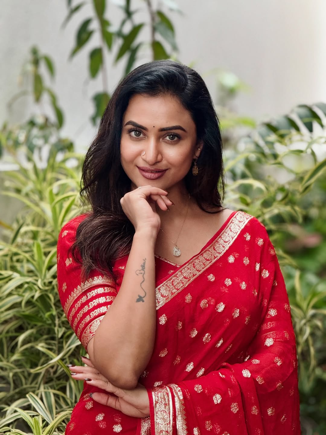 Janani Ashok Kumar Glows with Grace in Her Elegant New Look