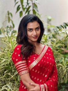 Janani Ashok Kumar Glows with Grace in Her Elegant New Look