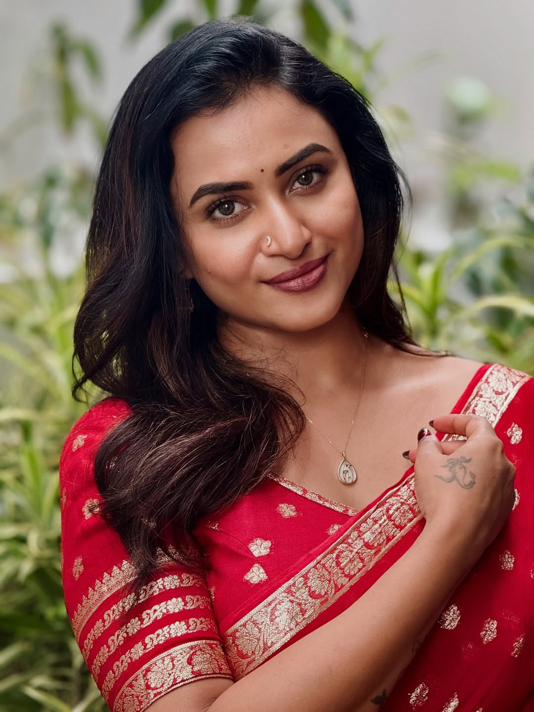 Janani Ashok Kumar Glows with Grace in Her Elegant New Look