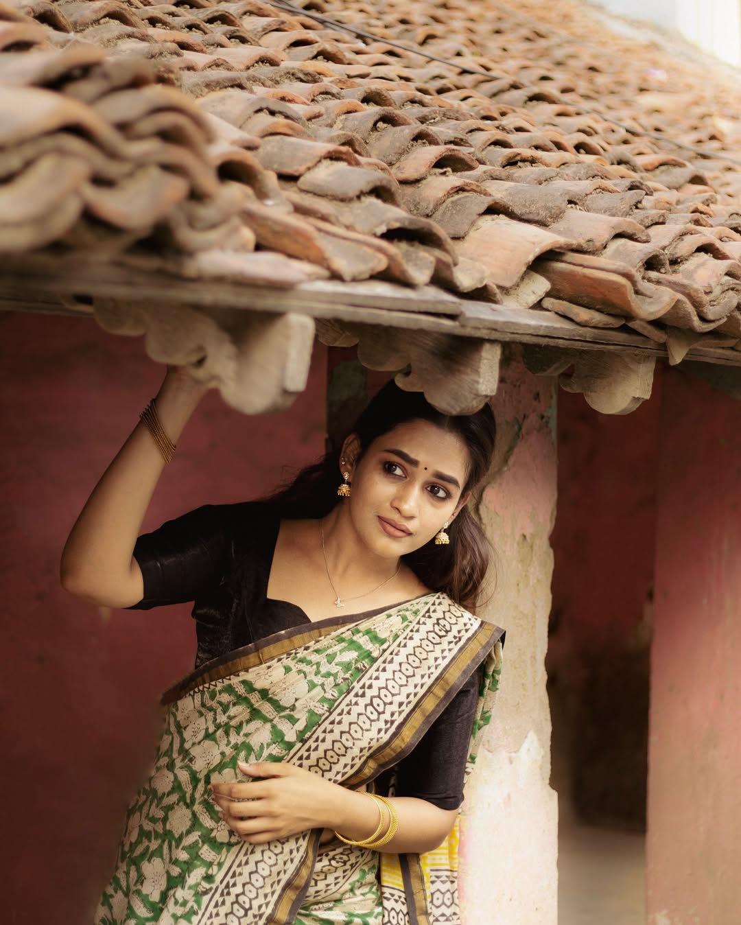 Kaavya Arivumani Eyes on Big Screen – Viral Photos