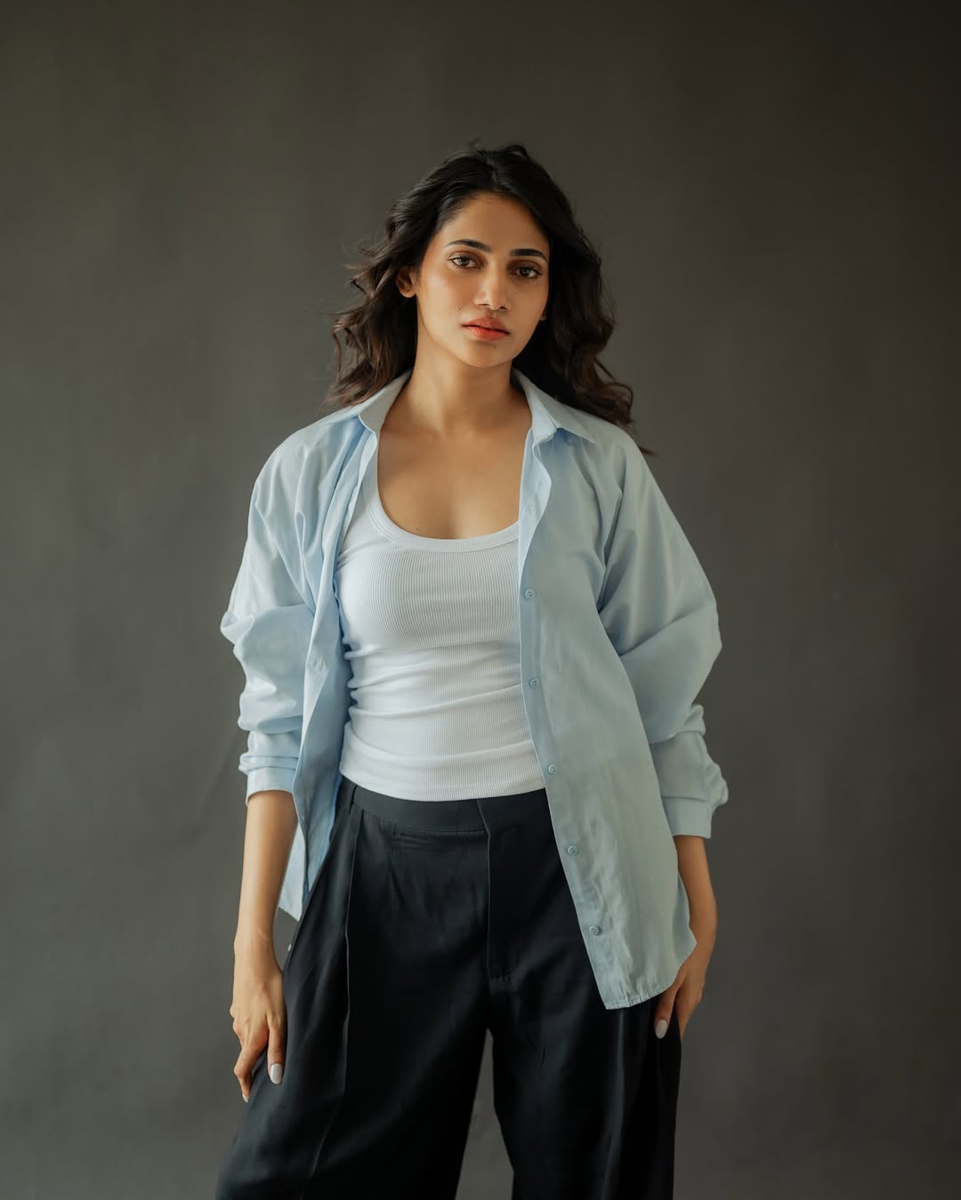 Losliya Stunns with Her Glamorous New Photos