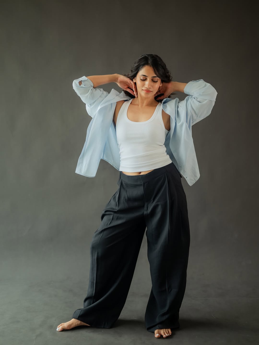 Losliya Stunns with Her Glamorous New Photos