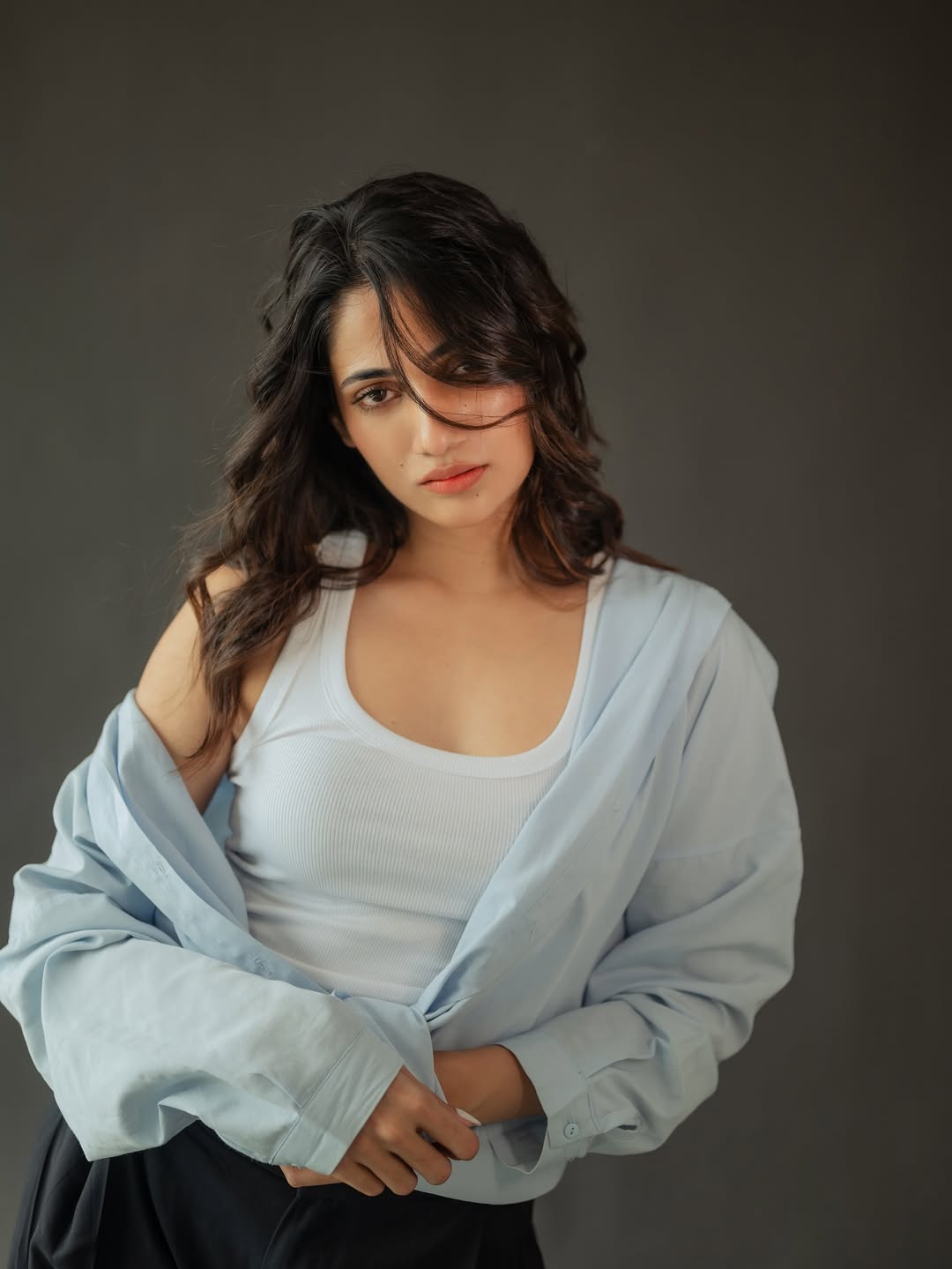 Losliya Stunns with Her Glamorous New Photos