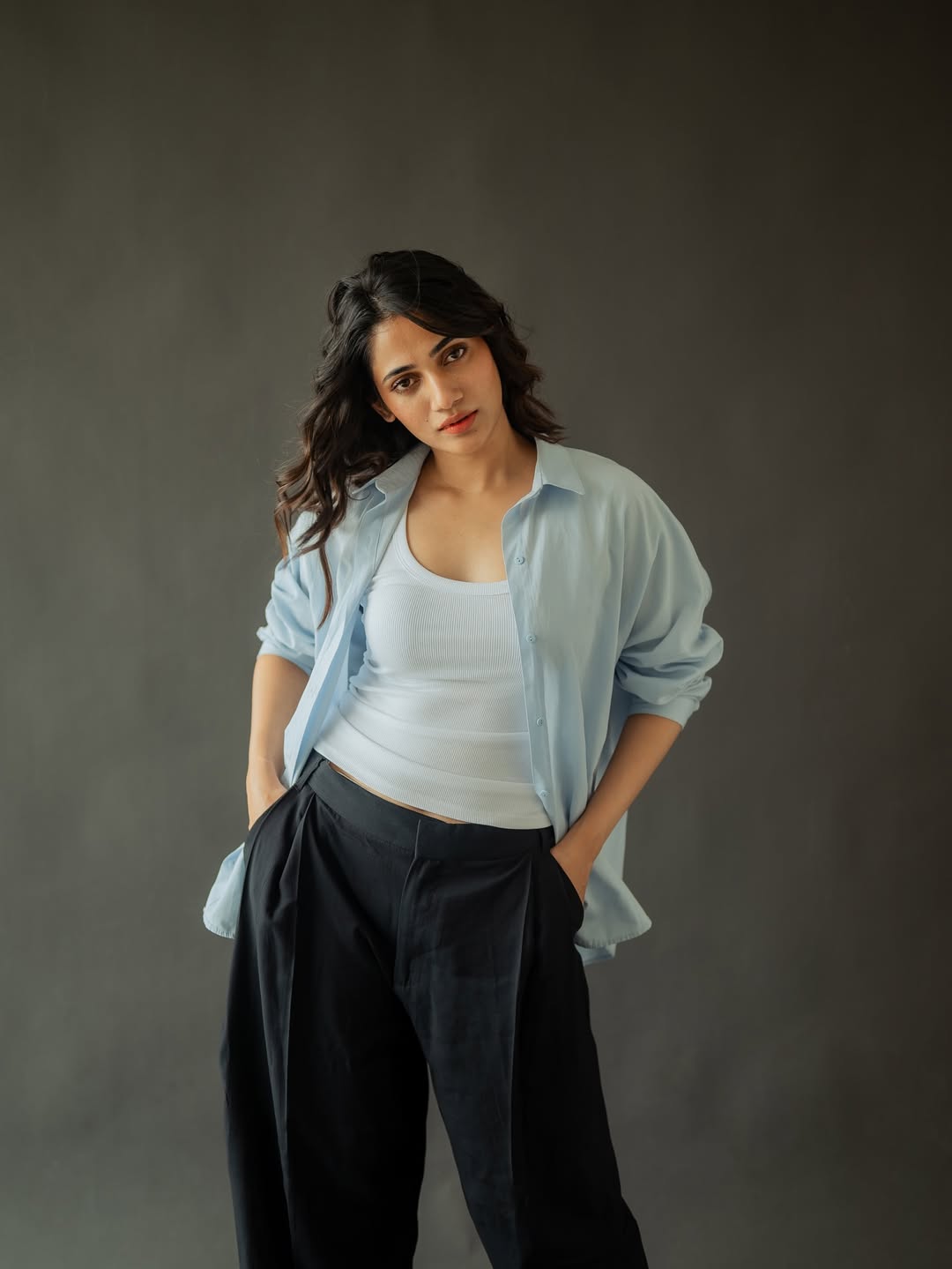 Losliya Stunns with Her Glamorous New Photos