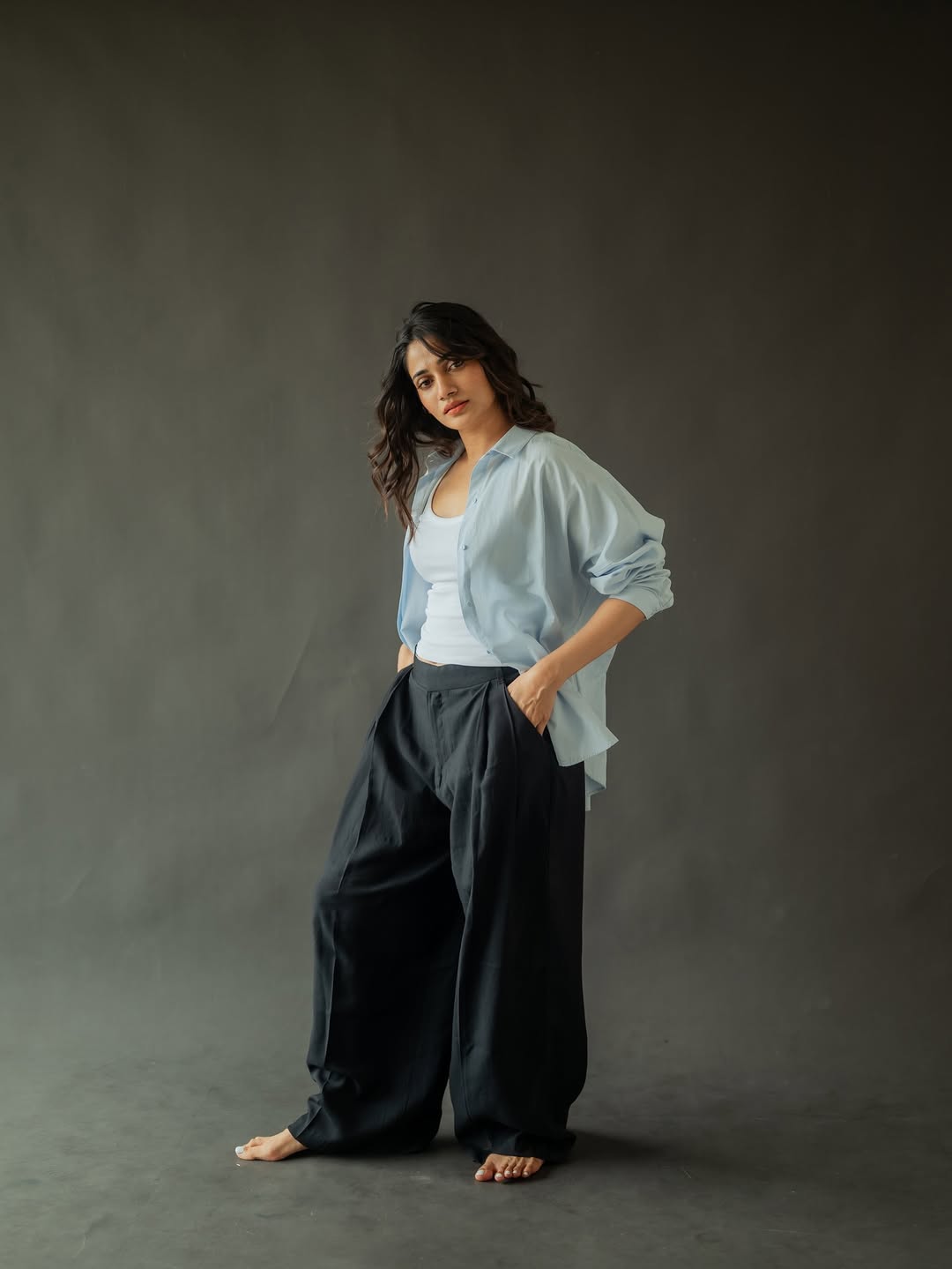 Losliya Stunns with Her Glamorous New Photos