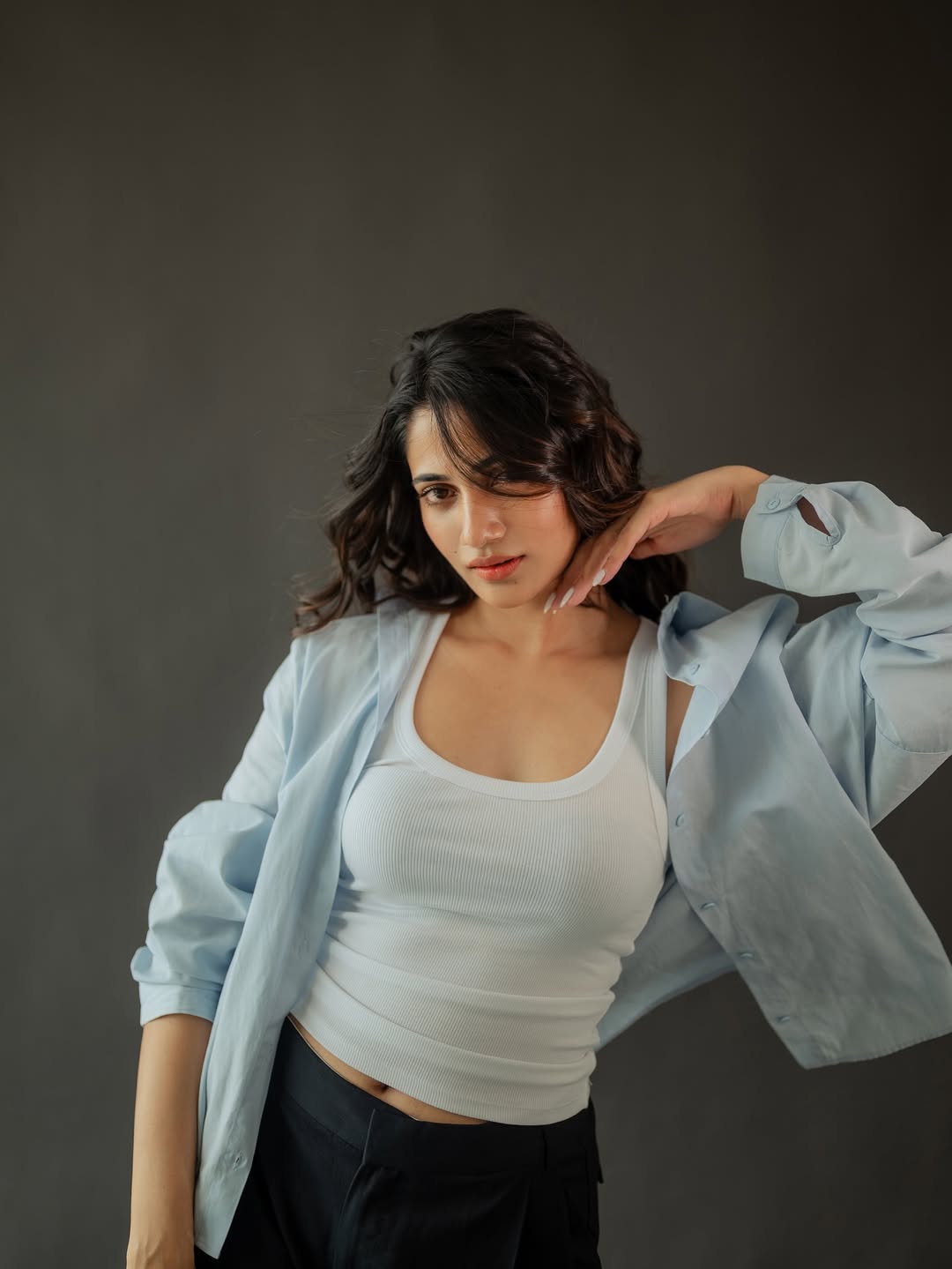 Losliya Stunns with Her Glamorous New Photos