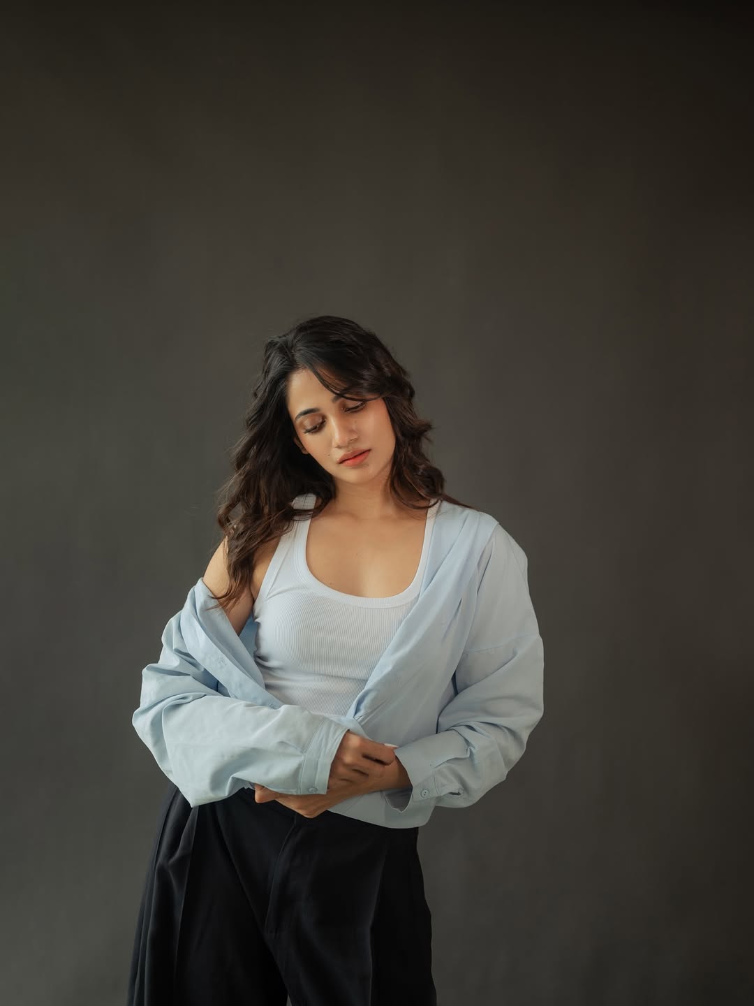 Losliya Stunns with Her Glamorous New Photos