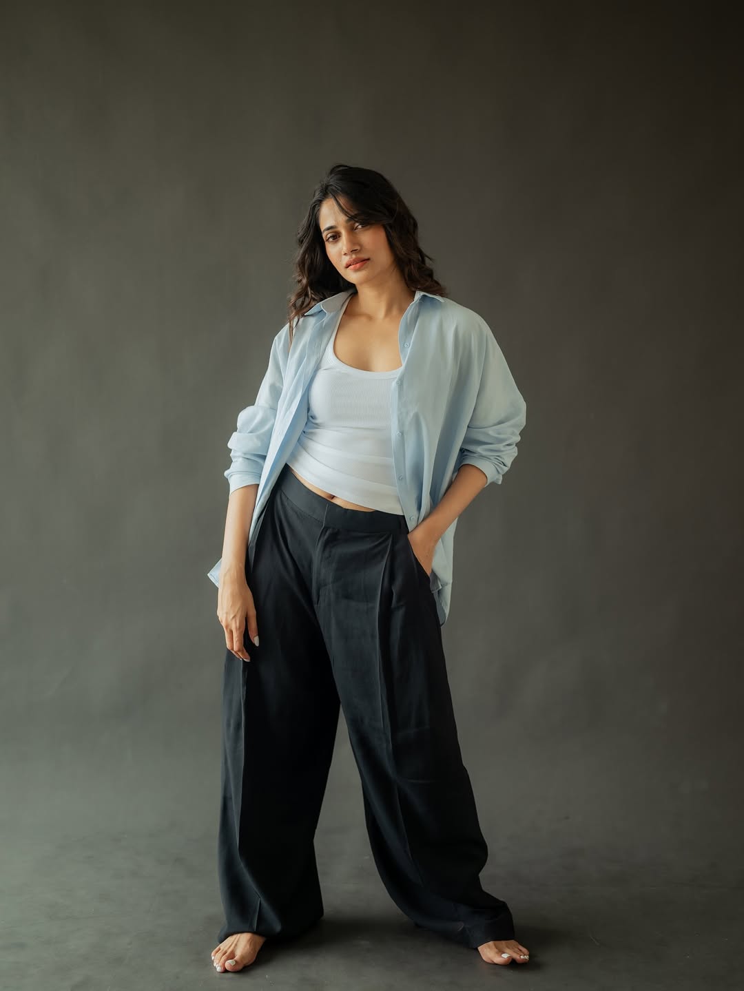 Losliya Stunns with Her Glamorous New Photos