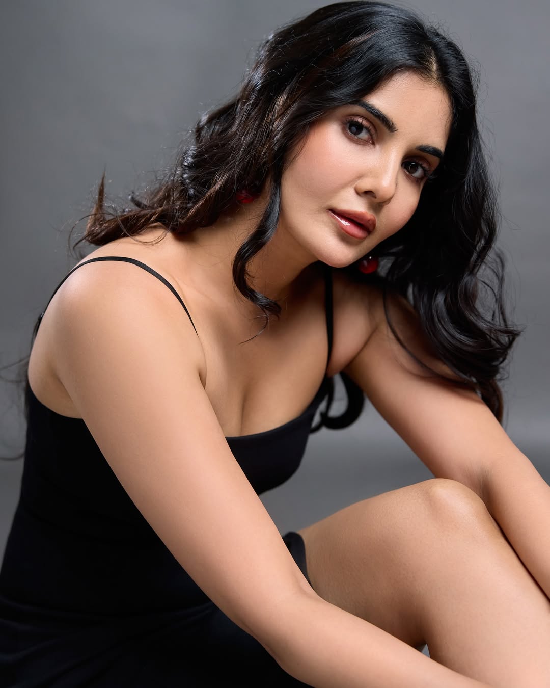 Madhuri Jain Stunning Pose Goes Viral Latest Photos