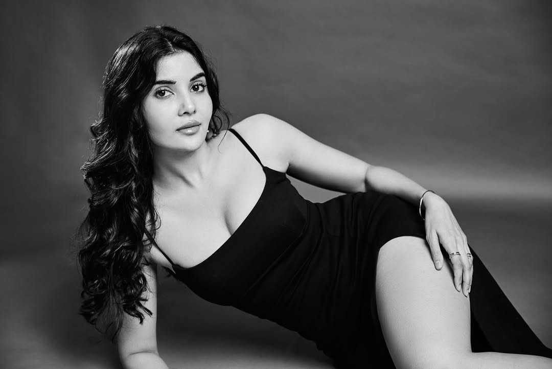 Madhuri Jain Stunning Pose Goes Viral Latest Photos