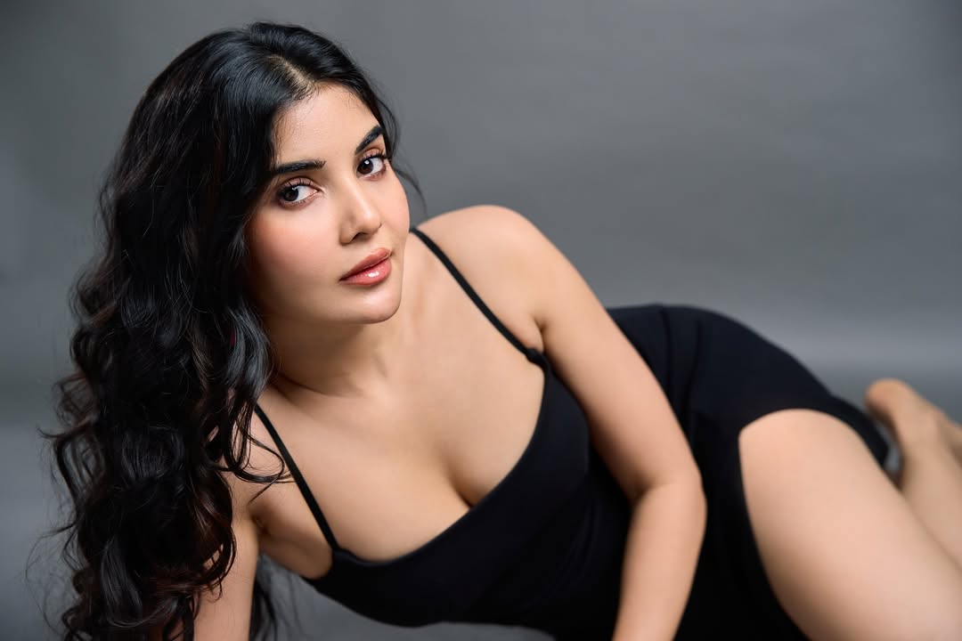 Madhuri Jain Stunning Pose Goes Viral Latest Photos