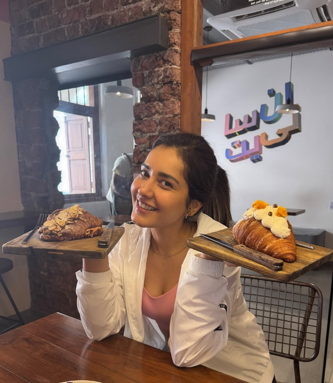Raashi Khanna Ravishing Photos Set Internet Trends