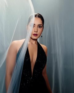 Raashi Khanna Ravishing Photos Set Internet Trends