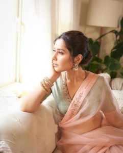 Raashi Khanna Ravishing Photos Set Internet Trends