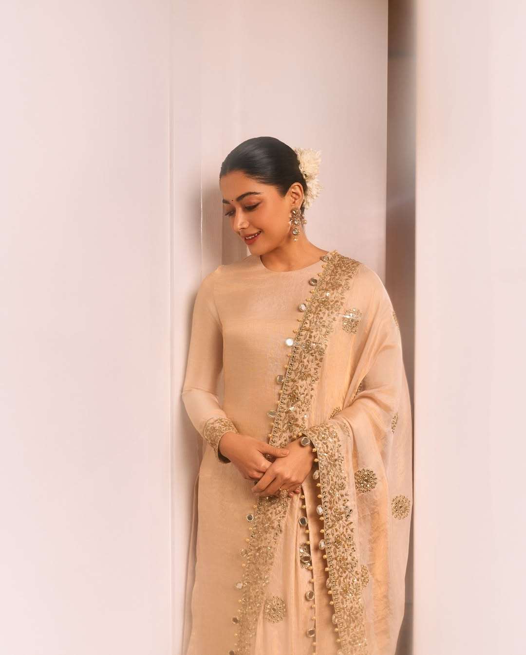 Rashmika Mandanna in Kubera: Trending Look Around Her Role