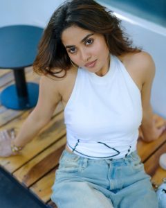 Teju Ashwini Sparks Social Media with 20 Stunning Photos